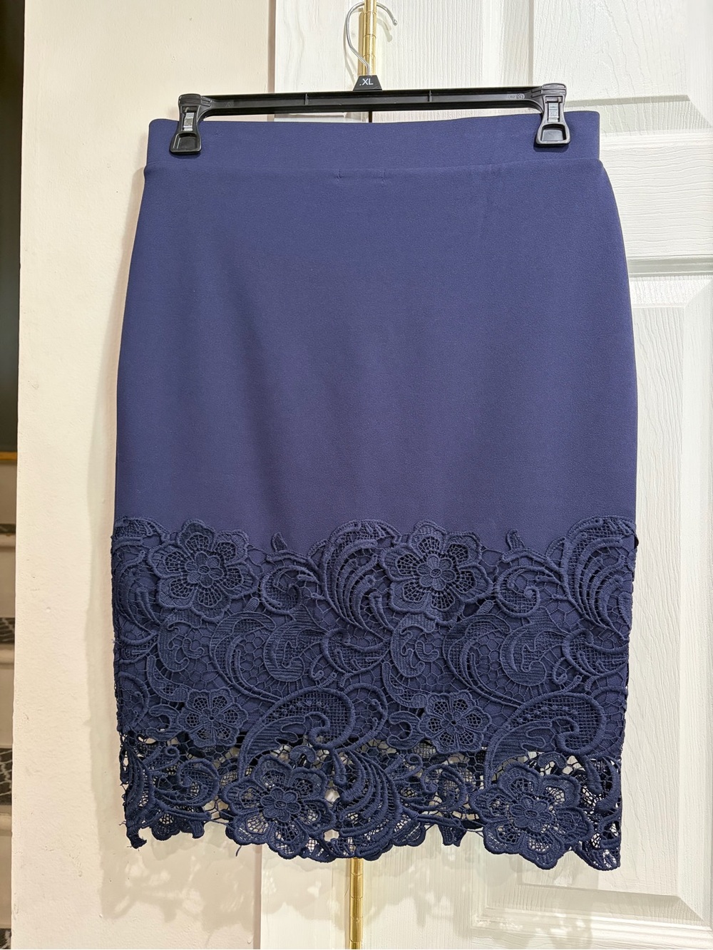 Elegant Navy Lace-Hem Pencil Skirt - Picture 2 of 3